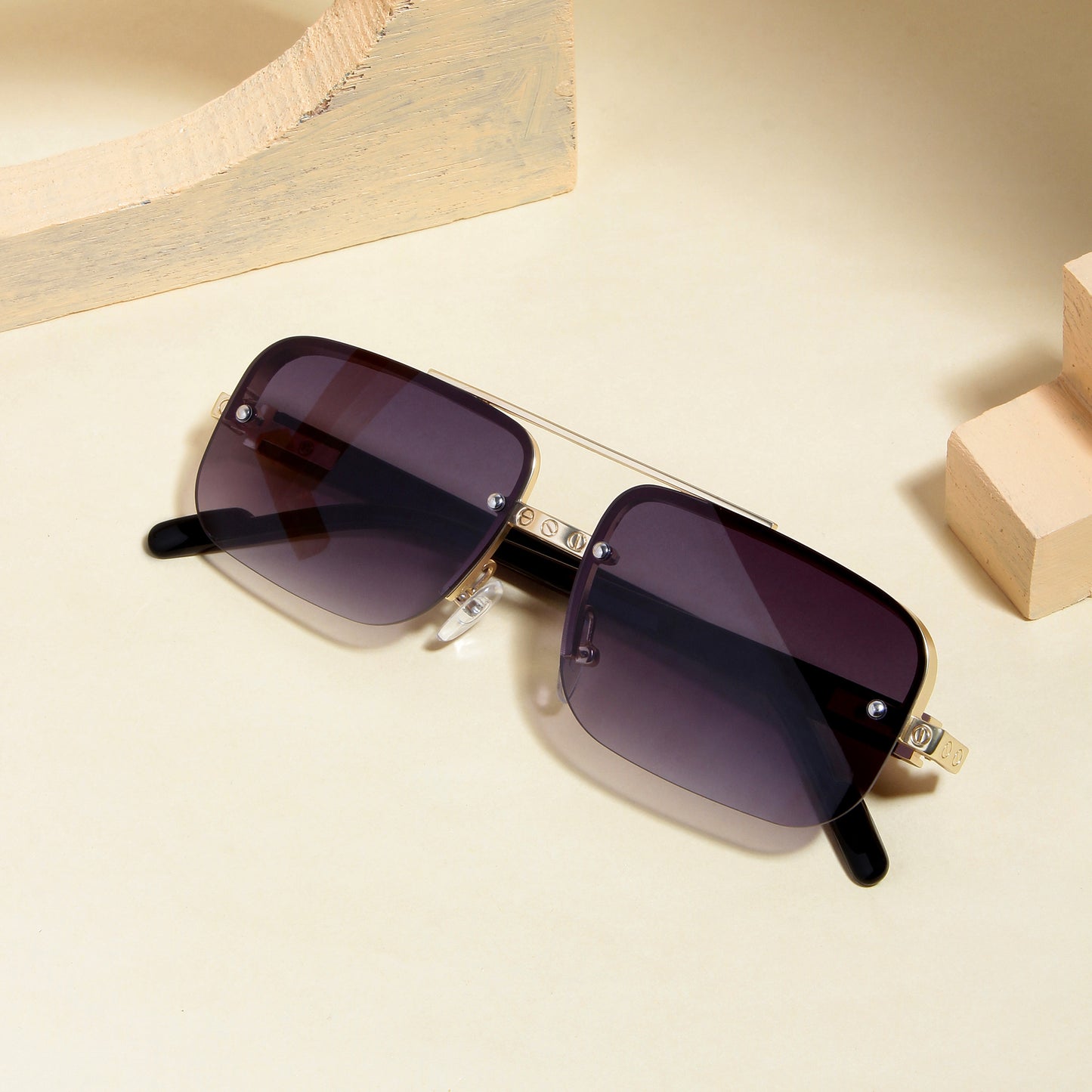 GG2317 Gold and Black Gradient Rectangle Sunglasses