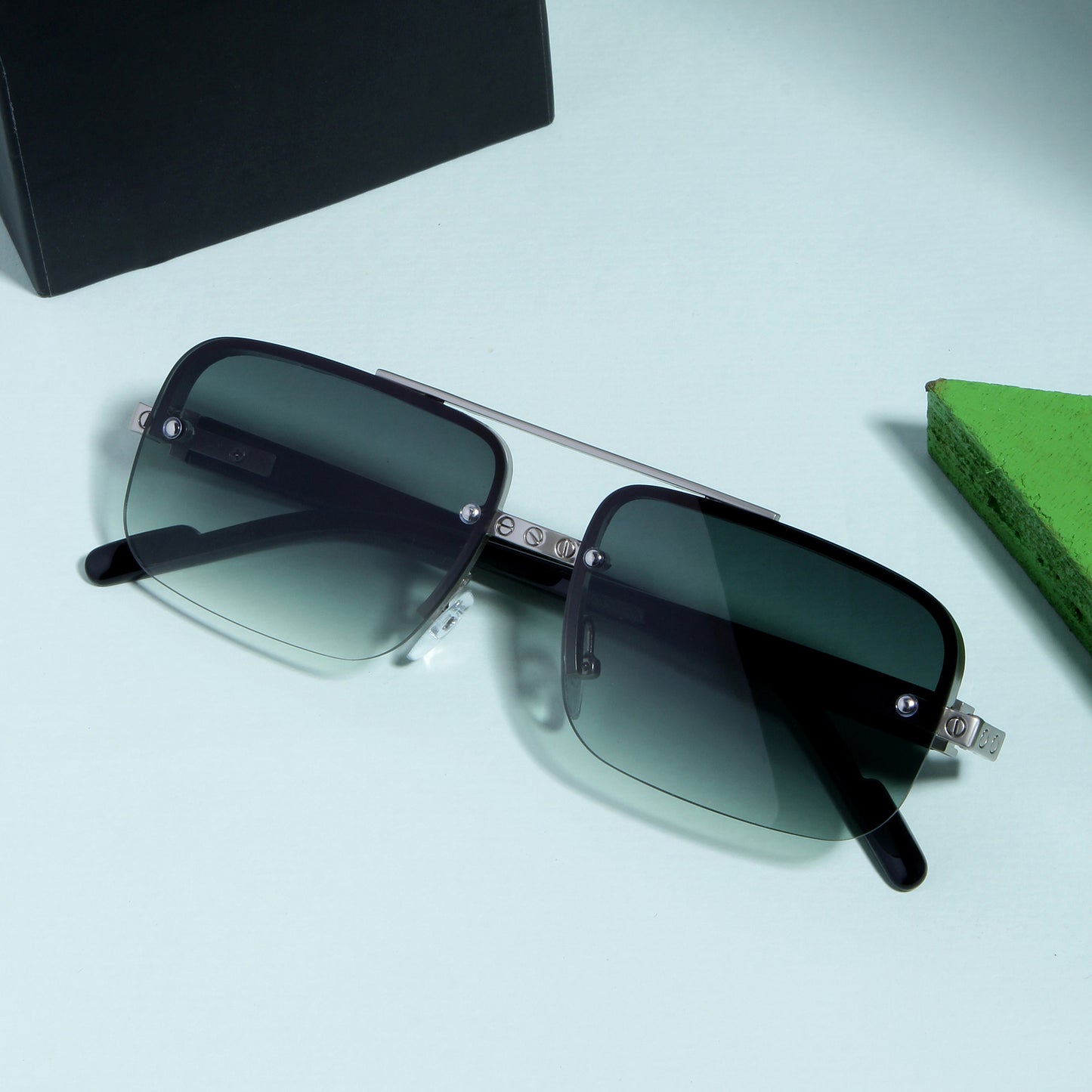 GG2317 Black and Green Gradient Rectangle Sunglasses