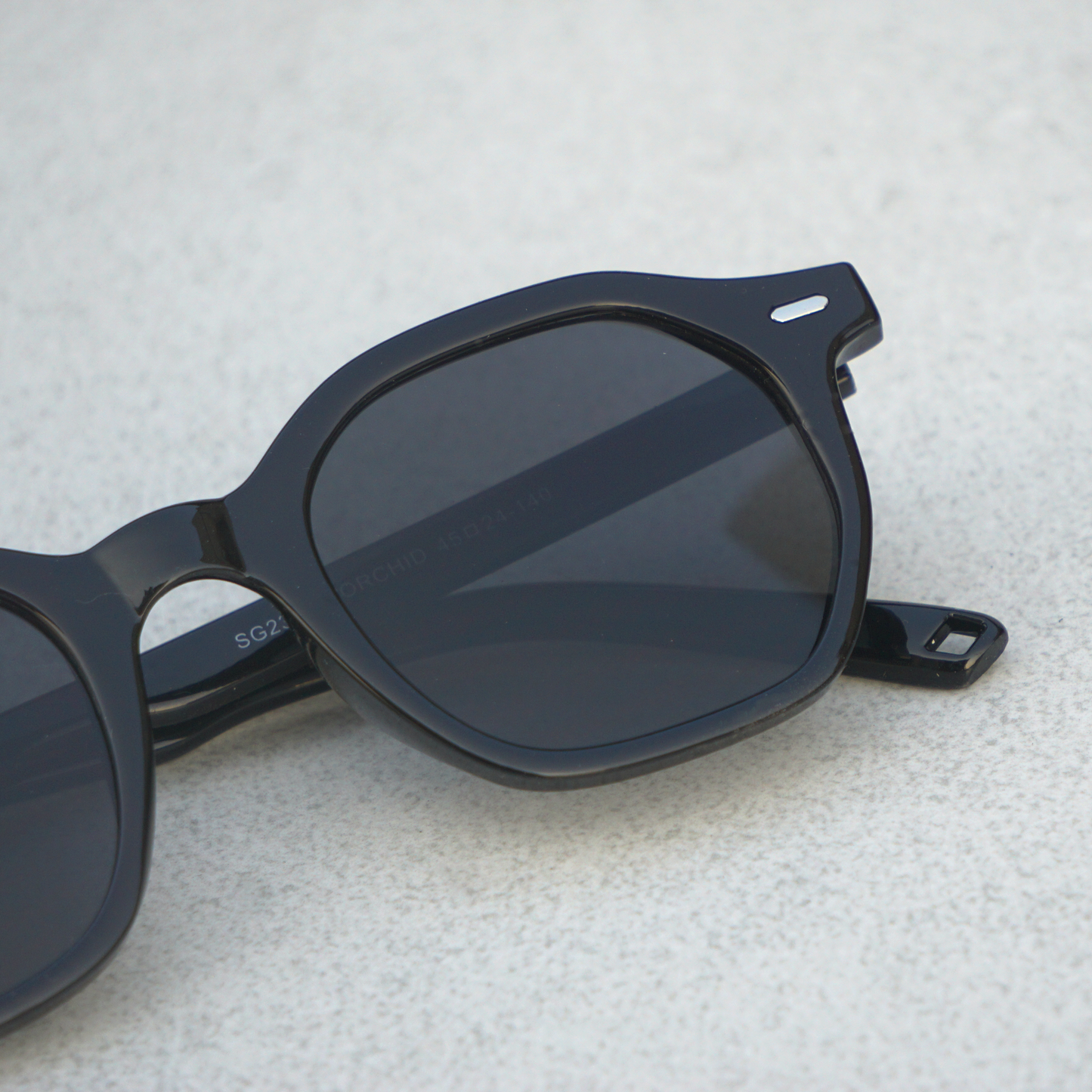 Orchid Black Round Sunglasses