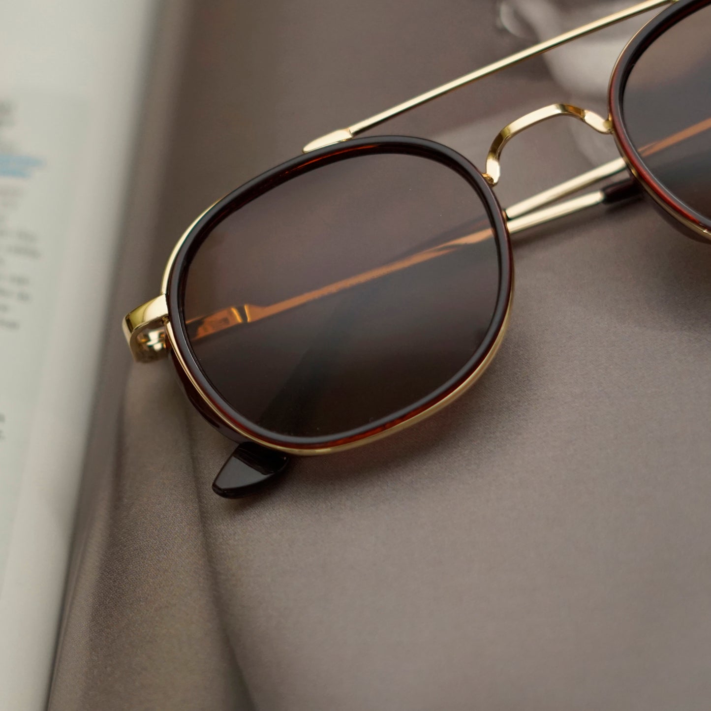 Golden Brown Metal Frame Round Sunglasses