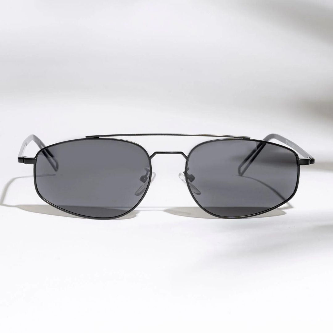 Leon Black Oval Sunglasses