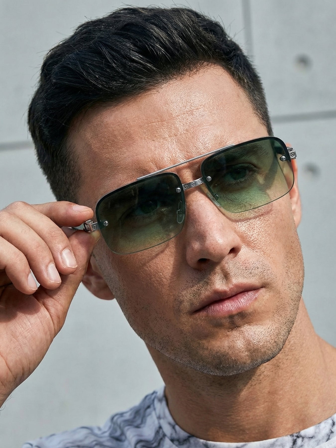 GG2317 Black and Green Gradient Rectangle Sunglasses