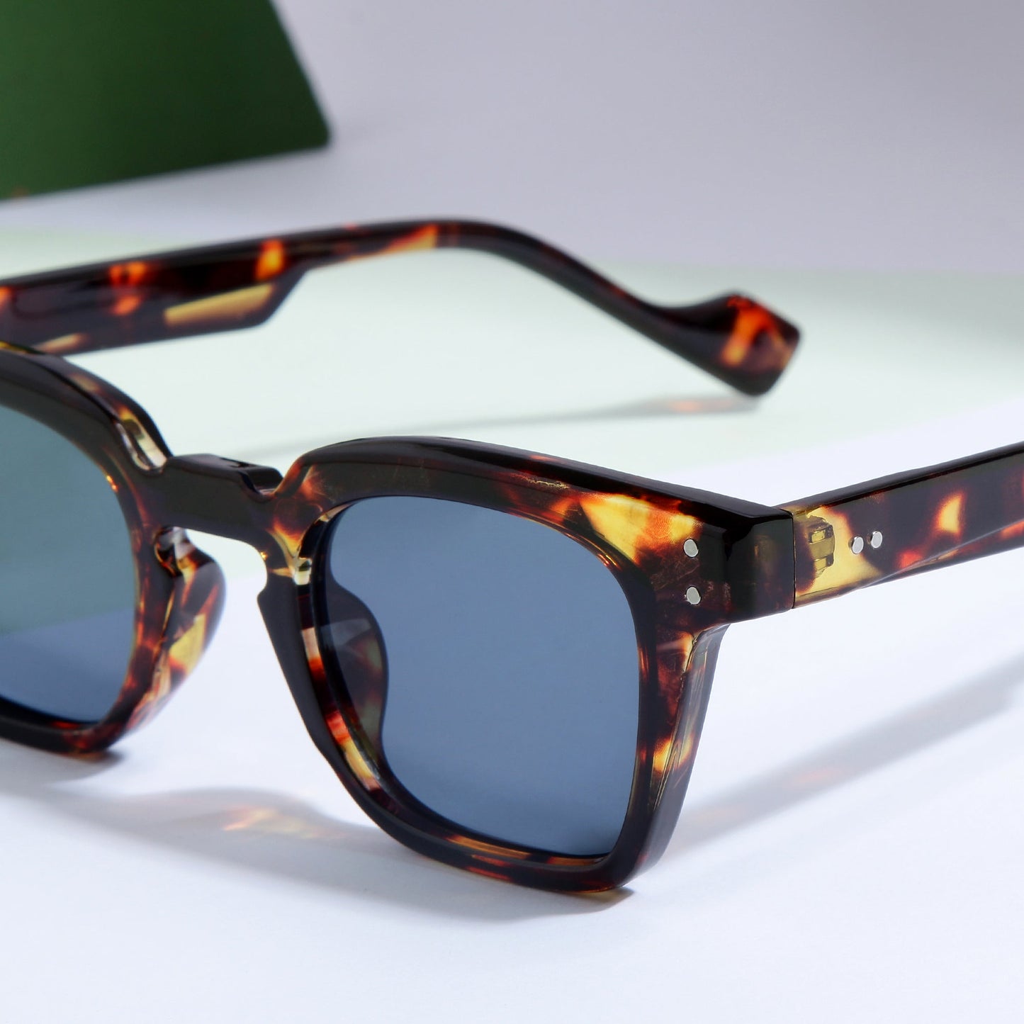 To. Brown Black SZ 2001 Square Sunglasses