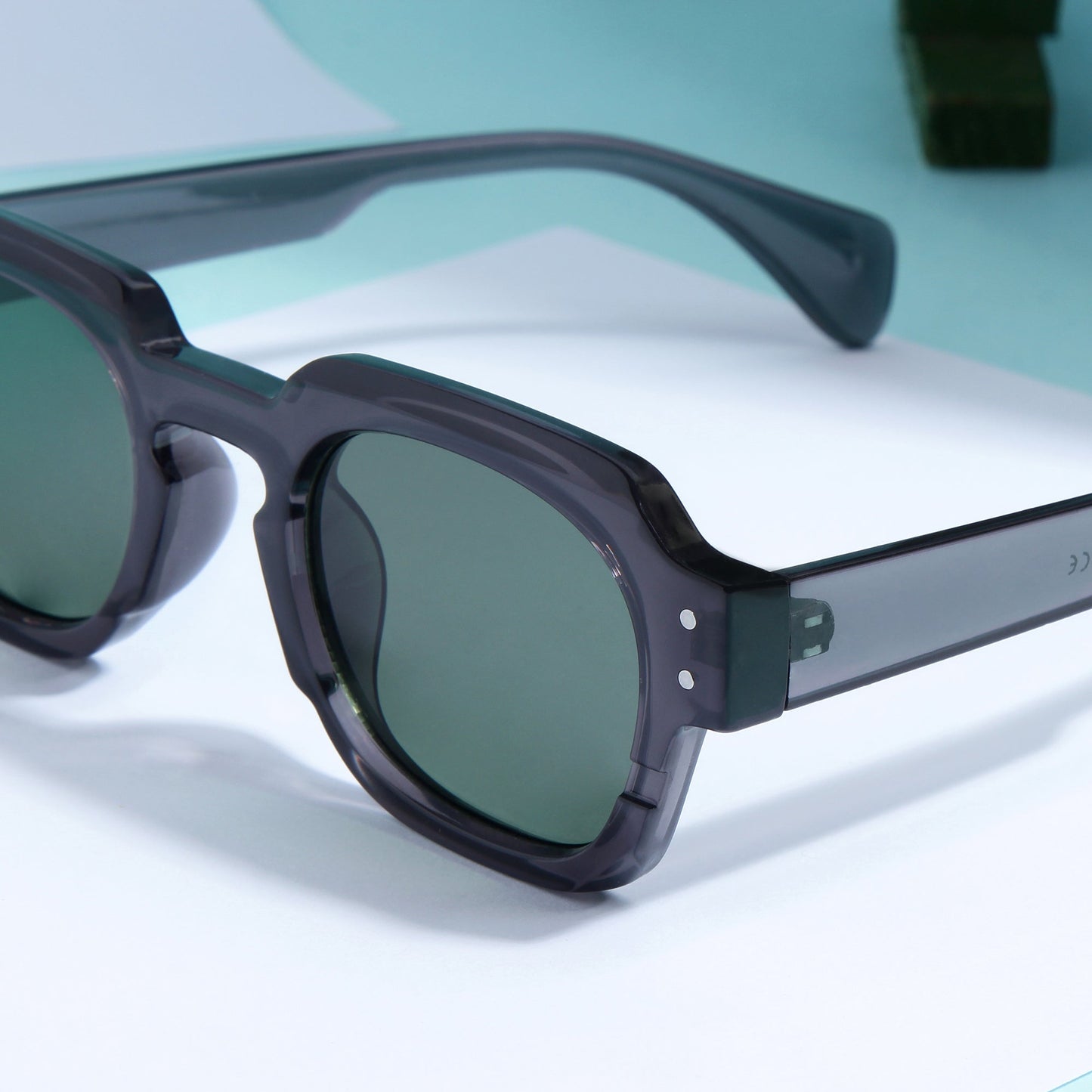 Grey Green SZ 2004 Round Sunglasses