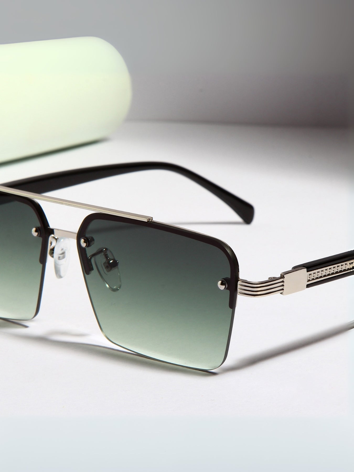 GG2349 Black Green Gradient Rectangle Sunglasses