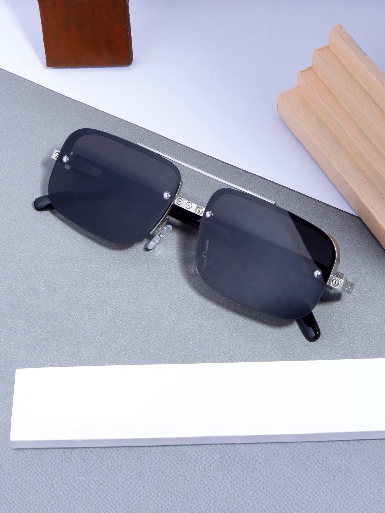 GG2317 Silver Black Rectangle Sunglasses