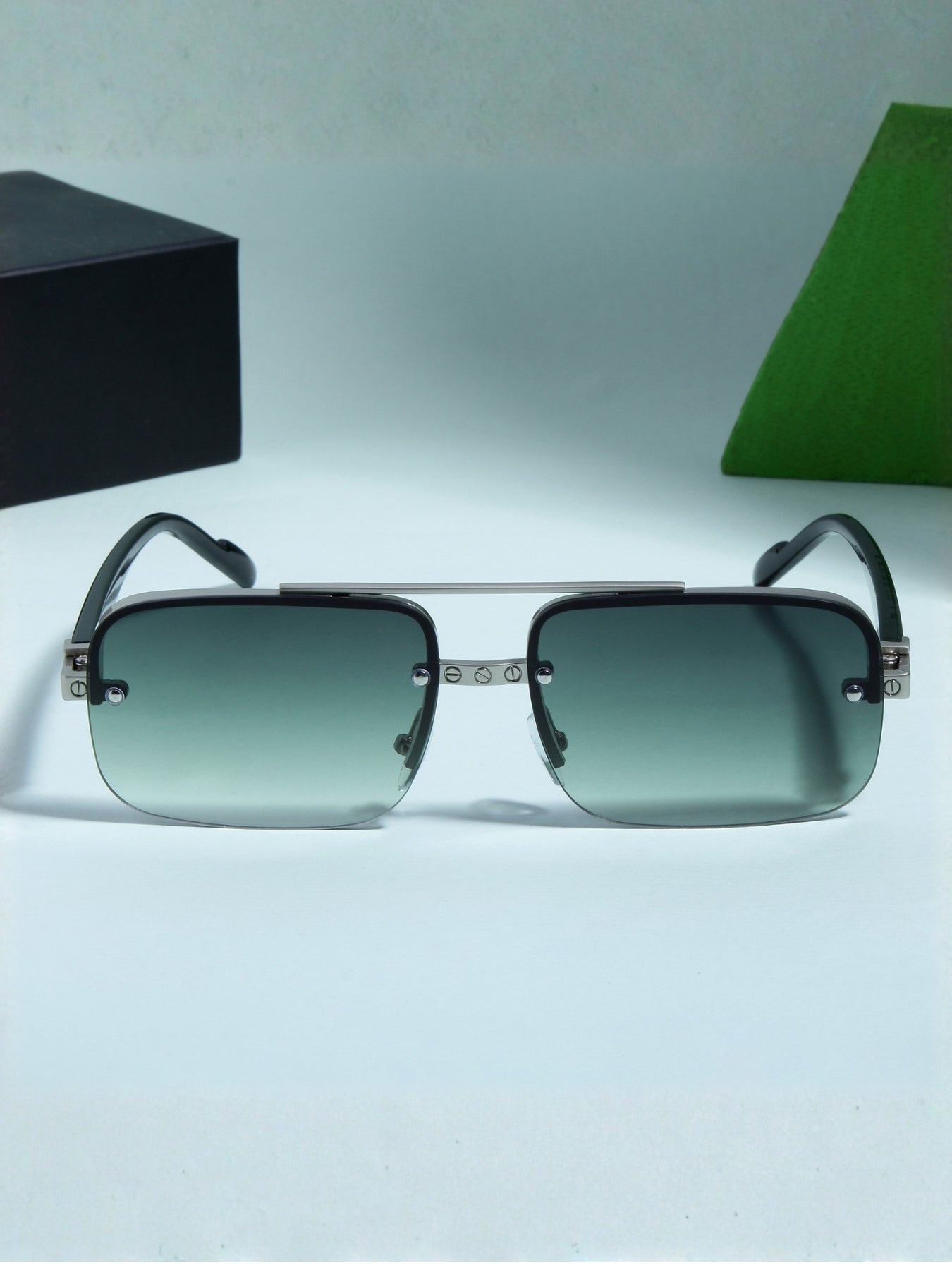 GG2317 Black and Green Gradient Rectangle Sunglasses