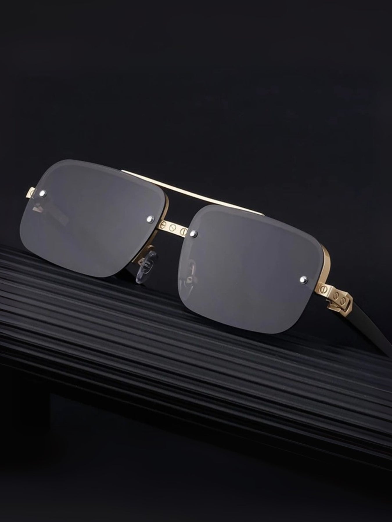 GG2317 Gold and Black Gradient Rectangle Sunglasses