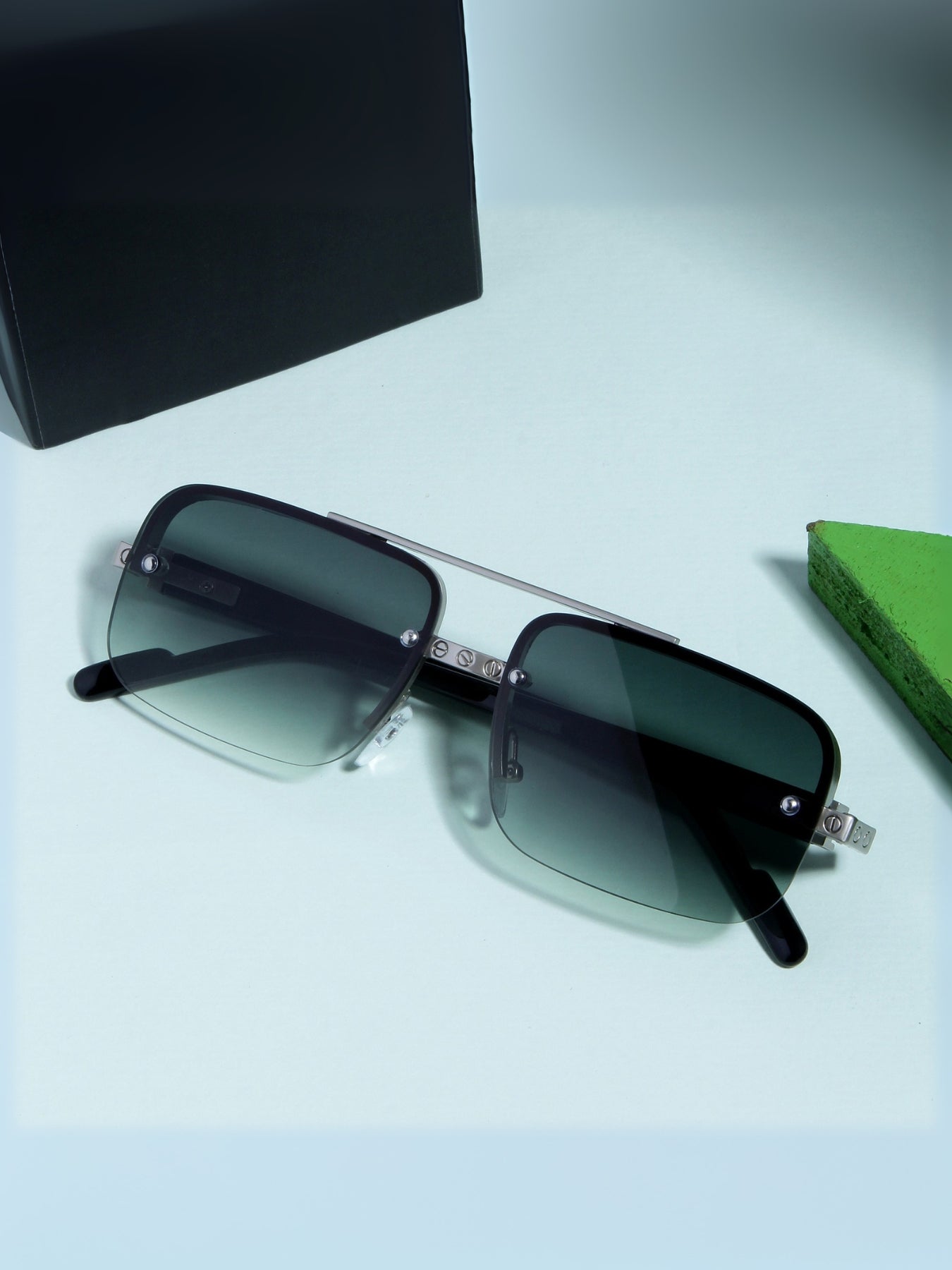 GG2317 Black and Green Gradient Rectangle Sunglasses