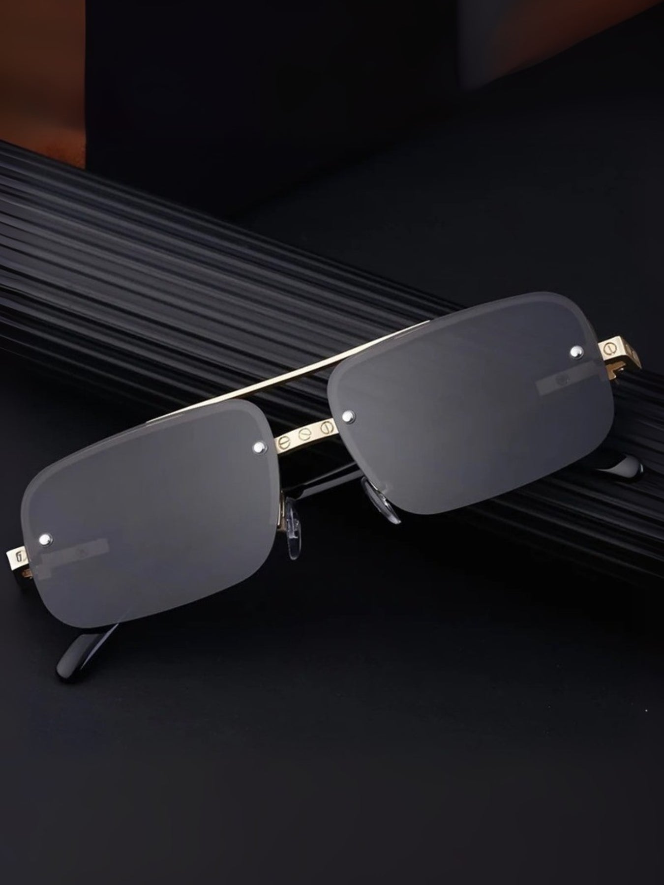 GG2317 Gold and Black Gradient Rectangle Sunglasses