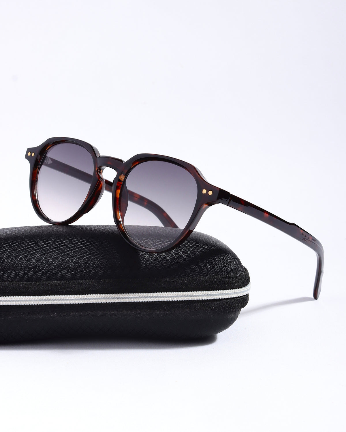 Ranger Tortoise Black Gradient Round Sunglasses