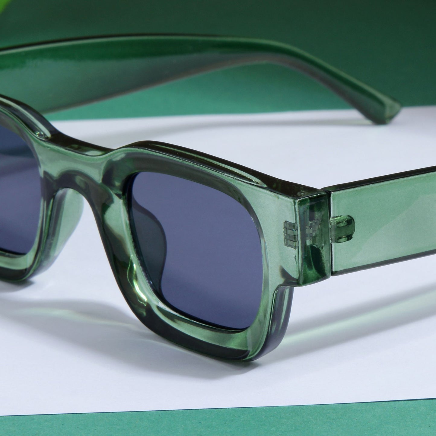 Vintage V1 Green Black Square Sunglasses